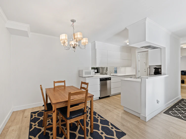 209-5932 Patterson Avenue, Burnaby, BC, V5H 4B4 - 3