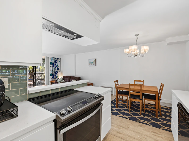 209 - 5932 Patterson Avenue, Burnaby BC V5H 4B4