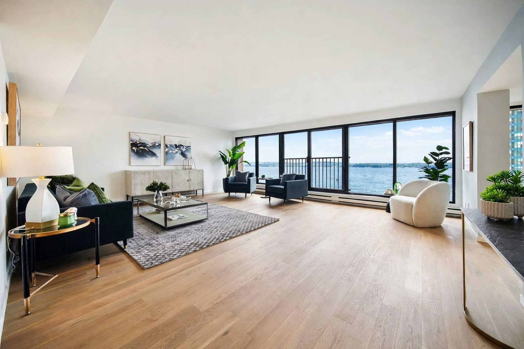 1110-65 Harbour Square, Toronto, ON, M5J 2L4