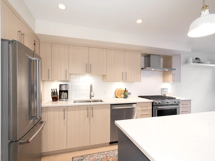712 Millyard, Vancouver, BC, V5Z 4A1 - 3
