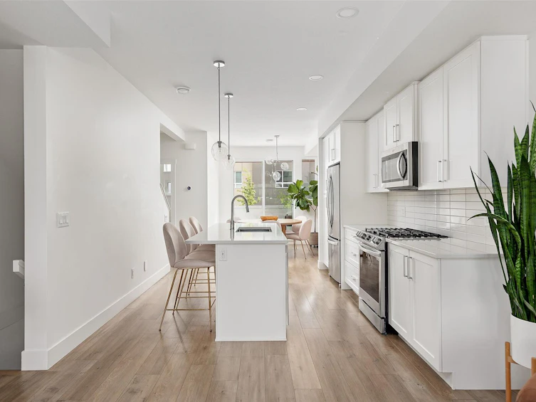 4-720 Valley Road, Kelowna, BC, V1V 0E1 - 6