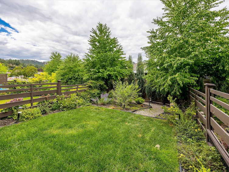 4-720 Valley Road, Kelowna, BC, V1V 0E1 - 35