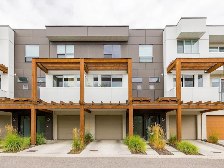 4-720 Valley Road, Kelowna, BC, V1V 0E1 - 2