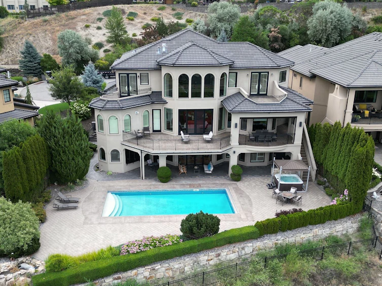 4860 Tuscany Lane, Kelowna, BC, V1W 5H3 - 4