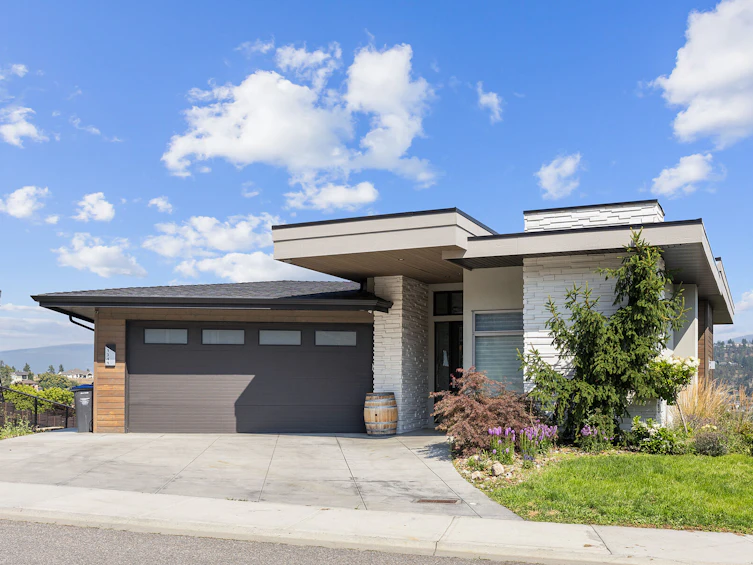 1341 Sladen Crescent, Kelowna, BC, V1V 2Y1