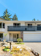 105 Rockcliffe Place