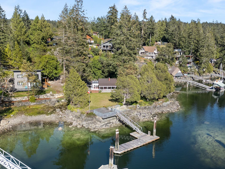 5400 Sans Souci Road, Halfmoon Bay, BC, V7Z 1B6 - 40