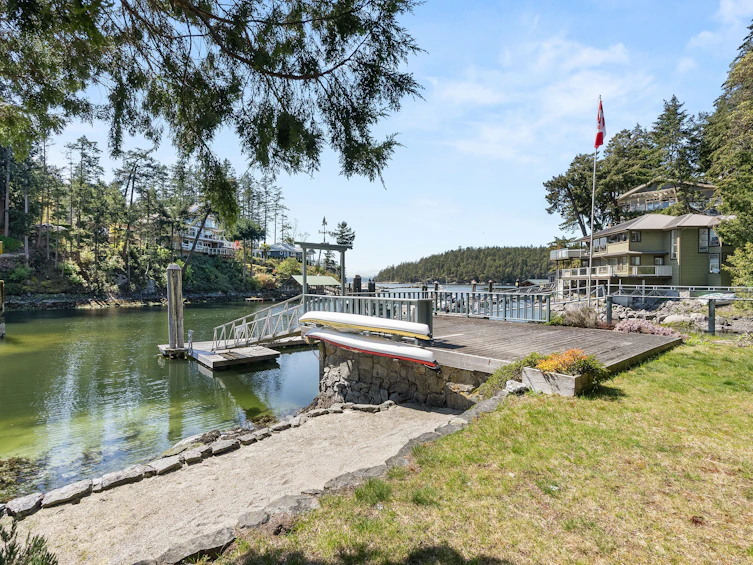5400 Sans Souci Road, Halfmoon Bay, BC, V7Z 1B6 - 35
