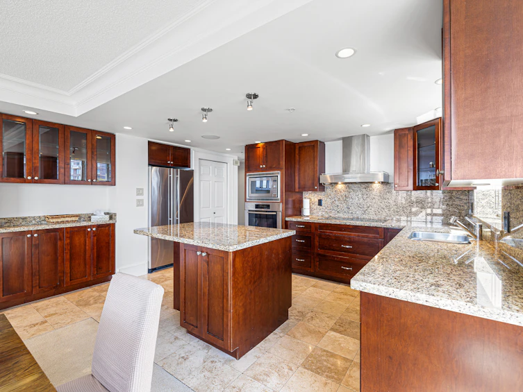 101-2280 Bellevue Avenue, West Vancouver, BC, V7V 1C6 - 3