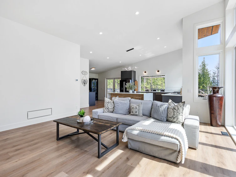 7249 Anglemont Way, Anglemont, BC, V0E 1M8 - 8