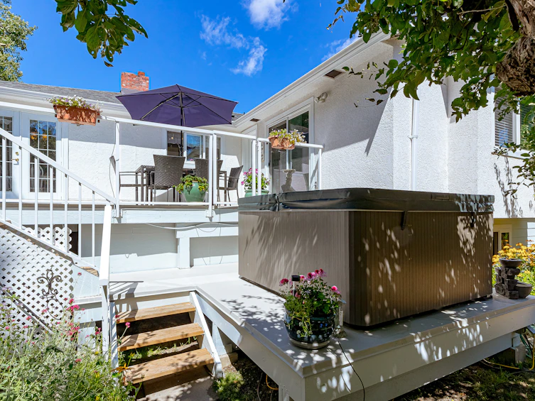 553 Broadway Street, Saanich, BC, V8Z 2G3 - 24
