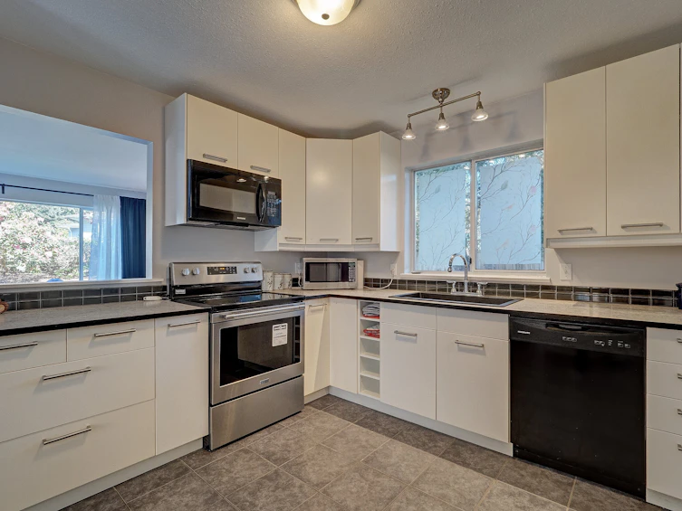 6557 Bjorn Place, Sechelt, BC, V7Z 0T4 - 23