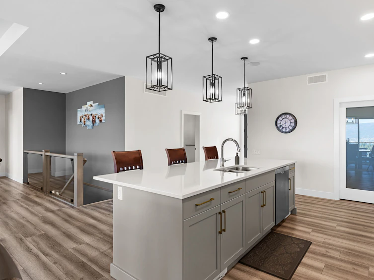 17511 Sanborn Street, Summerland, BC, V0H 1Z3 - 10