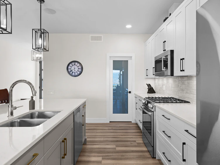 17511 Sanborn Street, Summerland, BC, V0H 1Z3 - 7