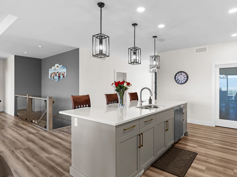 17511 Sanborn Street, Summerland, BC, V0H 1Z3 - 8