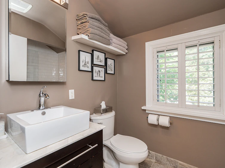 3821 W Broadway, Vancouver, BC, V6R 2C2 - 22