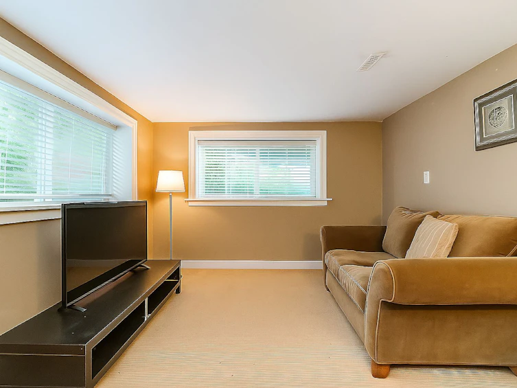 3821 W Broadway, Vancouver, BC, V6R 2C2 - 26
