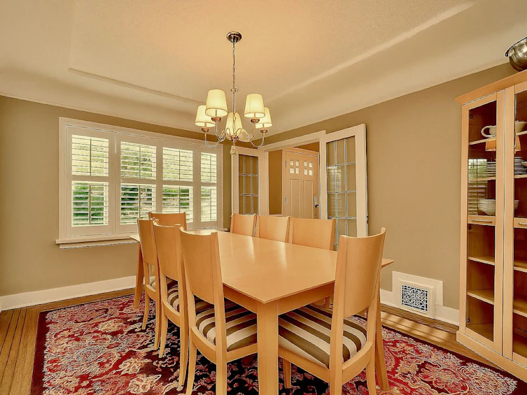3821 W Broadway, Vancouver, BC, V6R 2C2 - 8
