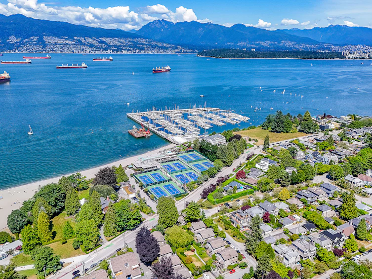 3821 W Broadway, Vancouver, BC, V6R 2C2 - 39