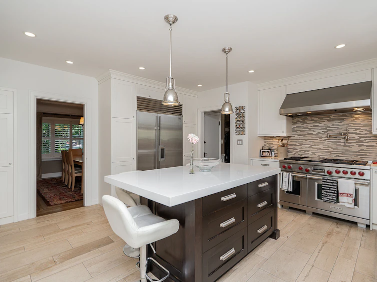 3821 W Broadway, Vancouver, BC, V6R 2C2 - 11
