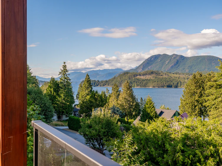 6159 S Gale Avenue, Sechelt, BC, V7Z 0L5 - 6