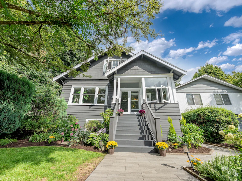 1866 Bowser Avenue, North Vancouver BC V7P 2Y7