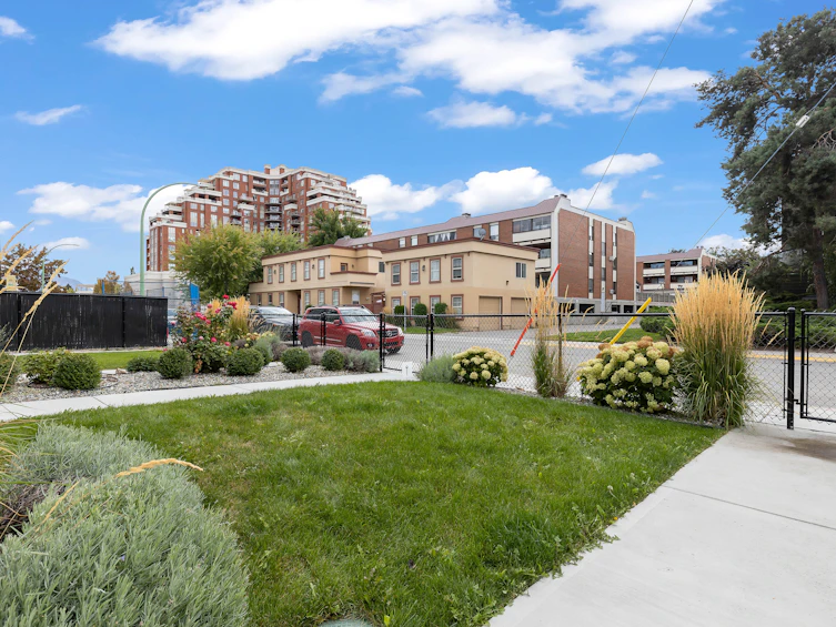 1064 Lawson Avenue, Kelowna, BC, V1Y 6T4 - 32