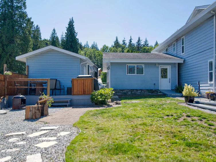 6135 Fairway Avenue, Sechelt, BC, V7Z 0L6 - 6