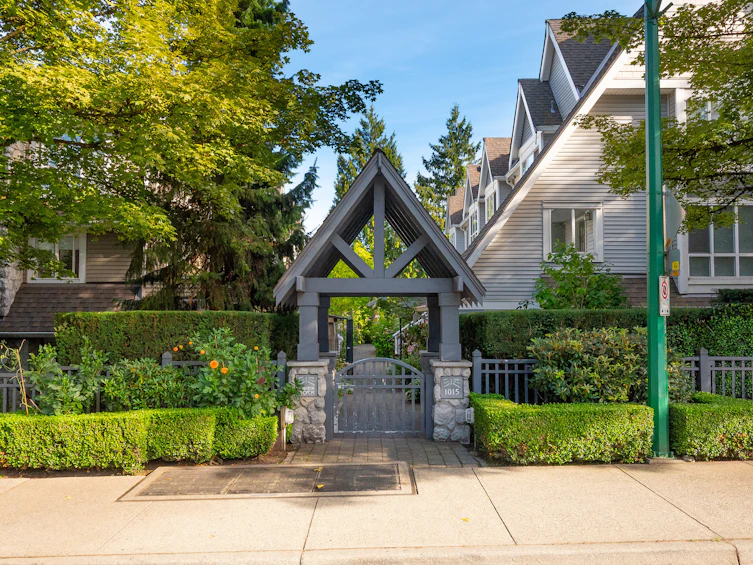 1015 Lynn Valley 6 Road, North Vancouver, BC, V7J 1Z6 - 38