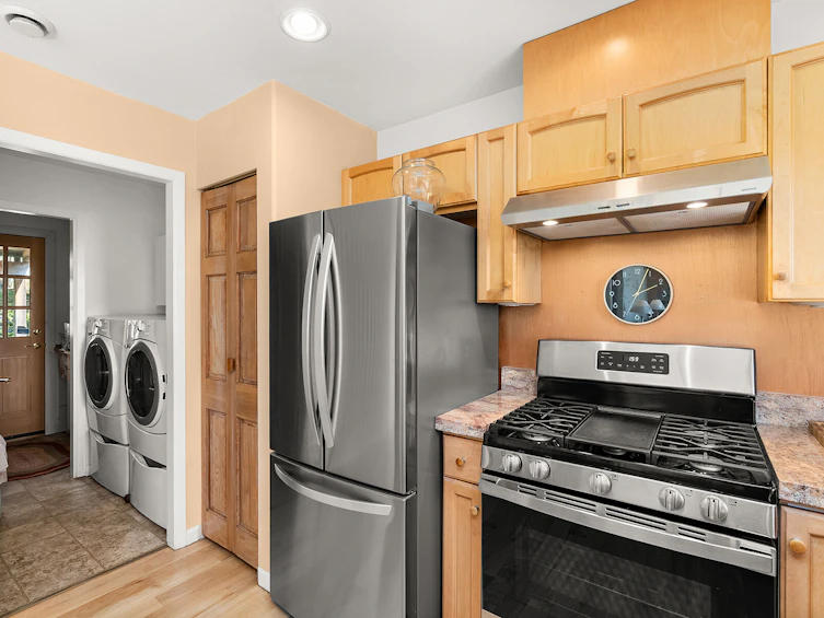 1372 Gower Point Road, Gibsons, BC, V0N 1V3 - 13
