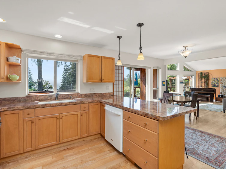 1372 Gower Point Road, Gibsons, BC, V0N 1V3 - 14