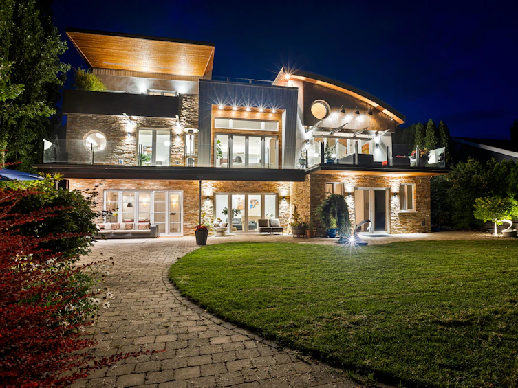 2737 Casa Loma Road, West Kelowna, BC, V1Z 1T6 - 2