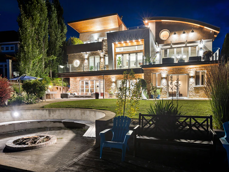 2737 Casa Loma Road, West Kelowna, BC, V1Z 1T6