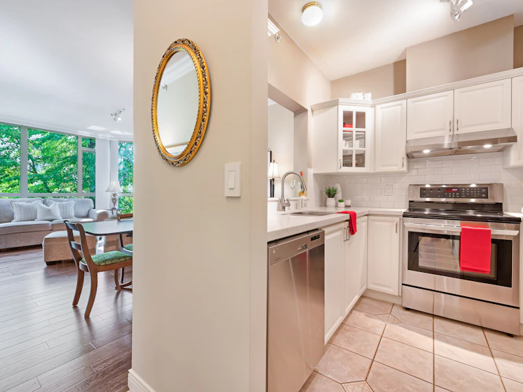302-160 W Keith Road, North Vancouver, BC, V7M 3M2 - 20