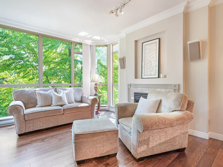 302-160 W Keith Road, North Vancouver, BC, V7M 3M2 - 4