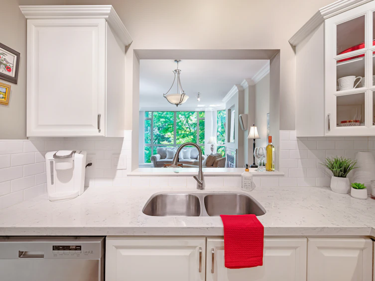 302-160 W Keith Road, North Vancouver, BC, V7M 3M2 - 9