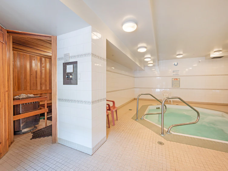 302-160 W Keith Road, North Vancouver, BC, V7M 3M2 - 17
