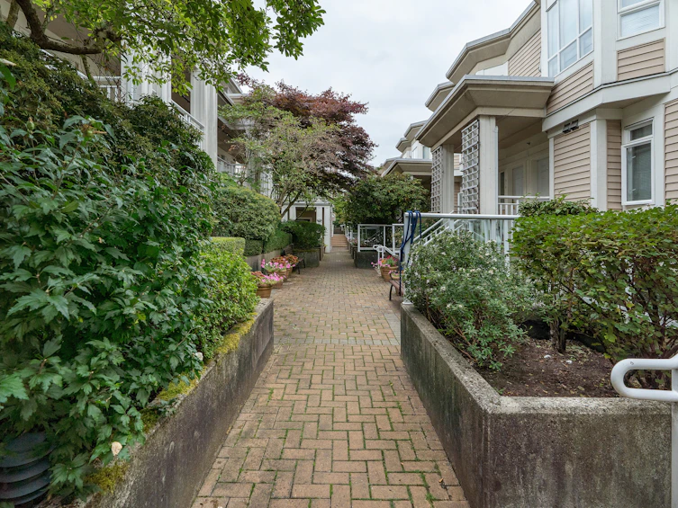 208-2545 W Broadway, Vancouver, BC, V6K 2E9 - 26