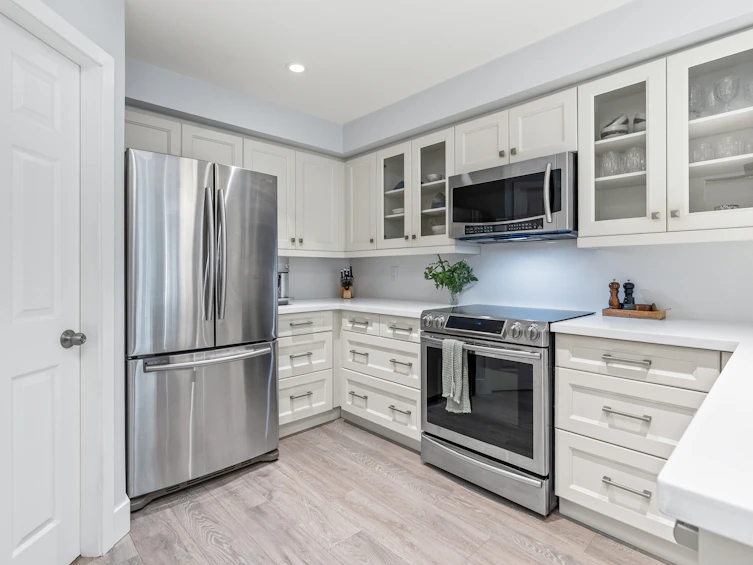 208-2545 W Broadway, Vancouver, BC, V6K 2E9 - 10