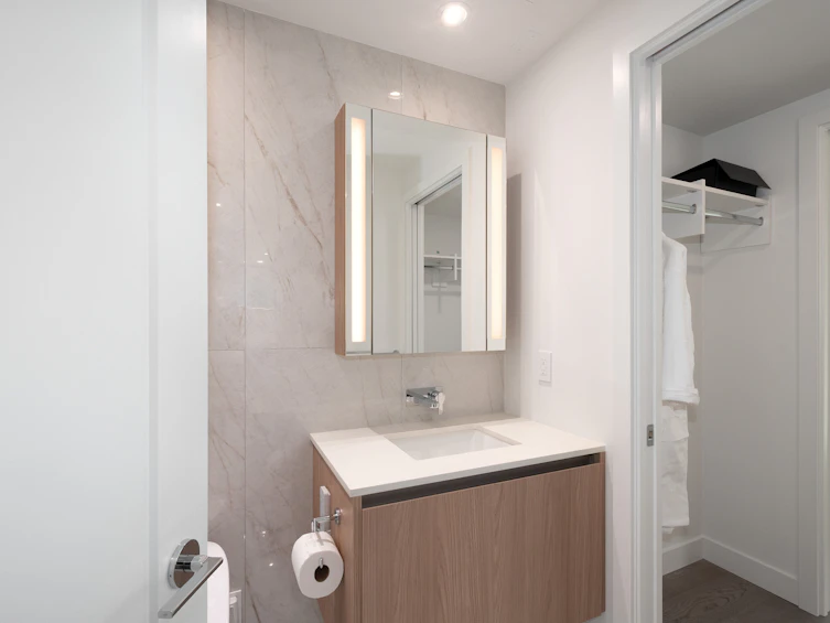 804-135 E 13th Street, North Vancouver, BC, V7L 0J8 - 18