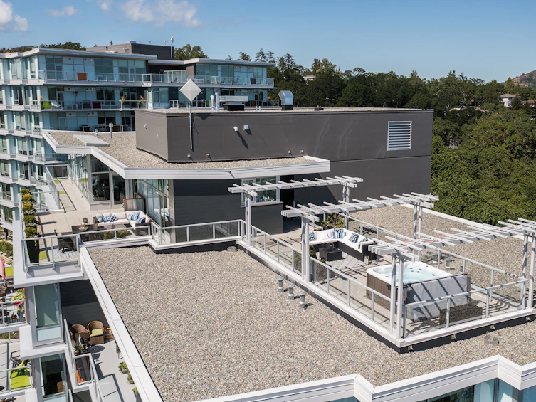 PH902-4009 Rainbow Hill Lane, Saanich, BC, V8X 0B3 - 63