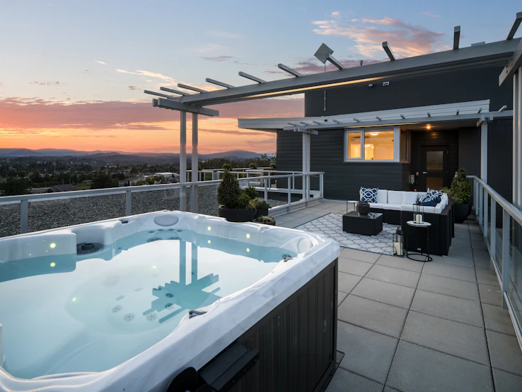 PH902-4009 Rainbow Hill Lane, Saanich, BC, V8X 0B3 - 13