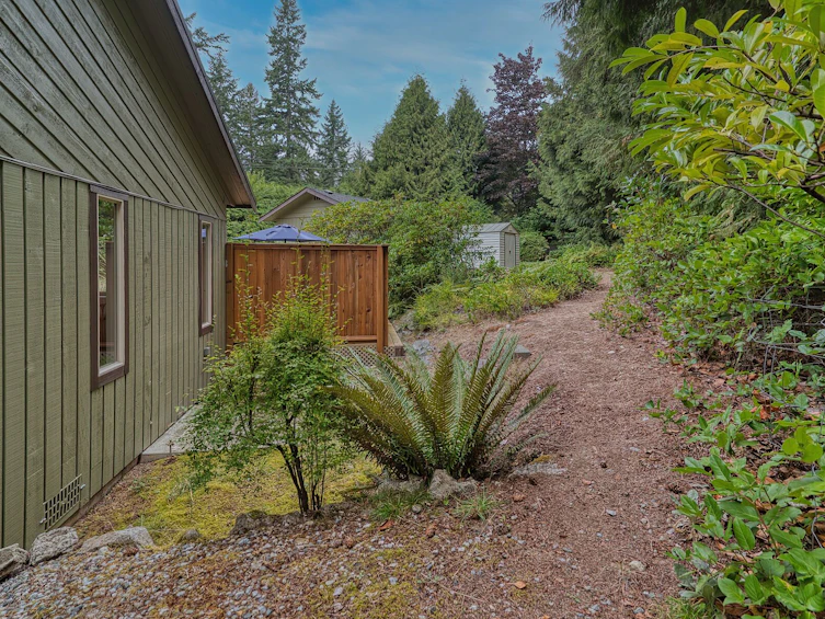 8096 Wildwood Road, Halfmoon Bay, BC, V7Z 1A8 - 35