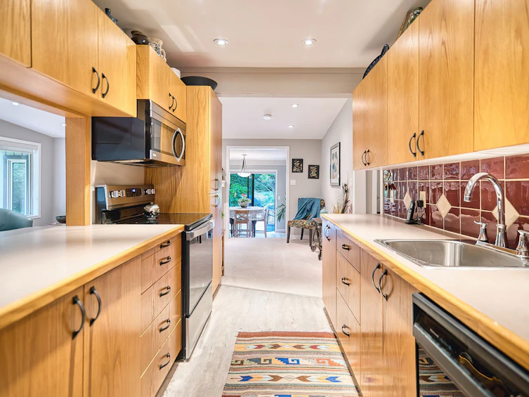 8096 Wildwood Road, Halfmoon Bay, BC, V7Z 1A8 - 8