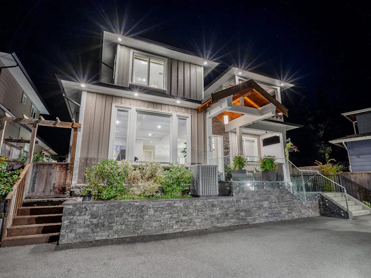 6467 Wellington Avenue, West Vancouver, BC, V7W 2H7 - 2