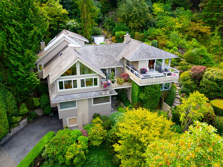 5480 Keith Road, West Vancouver, BC, V7W 3C9 - 3