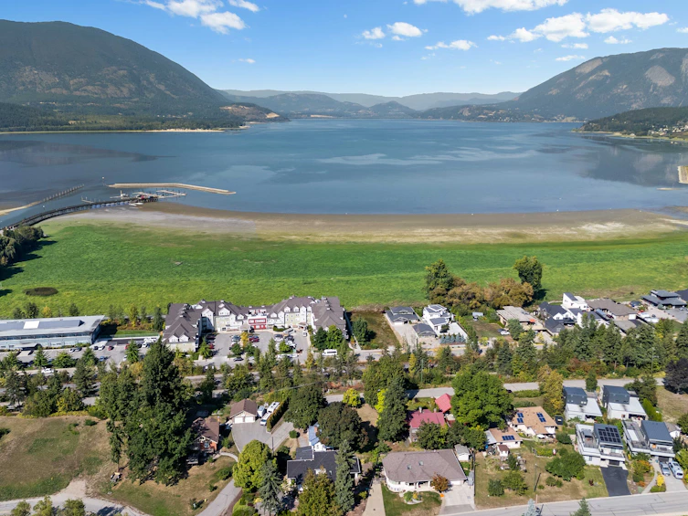 730 NE 9 Avenue, Salmon Arm, BC, V1E 4A1 - 78