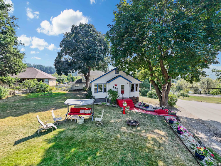 730 NE 9 Avenue, Salmon Arm, BC, V1E 4A1 - 11