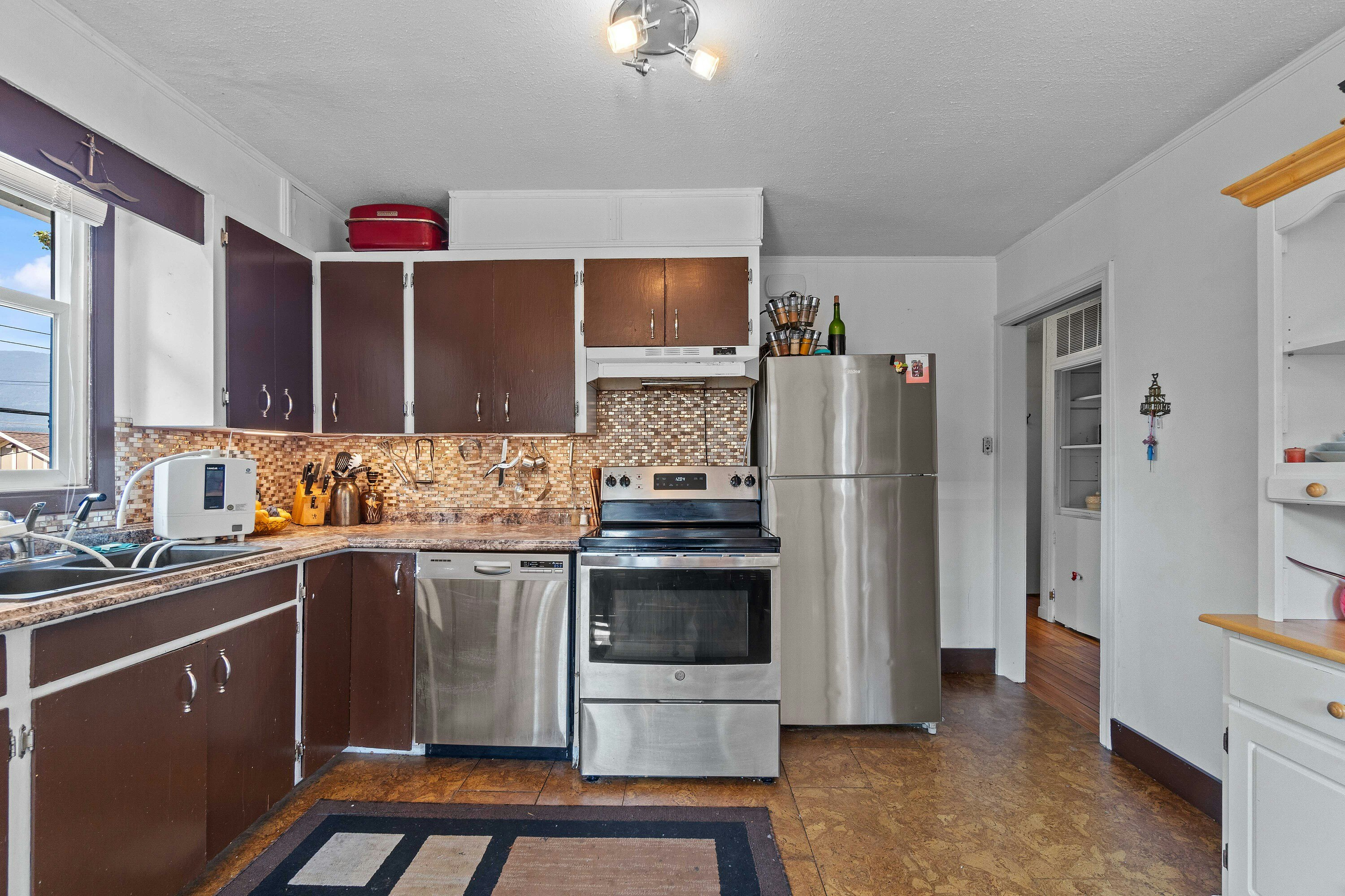 730 NE 9 Avenue, Salmon Arm, BC, V1E 4A1 - 28