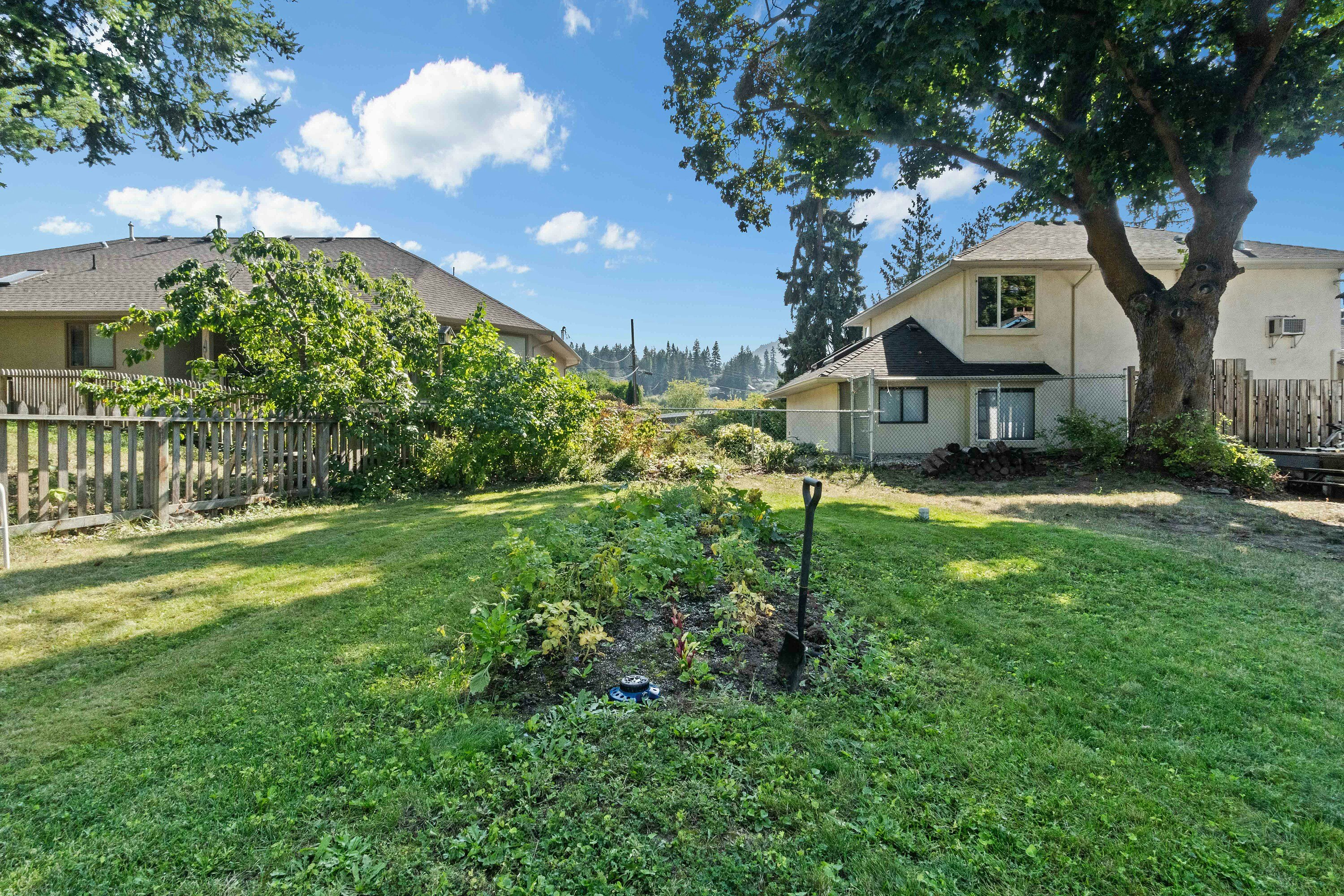 730 NE 9 Avenue, Salmon Arm, BC, V1E 4A1 - 68